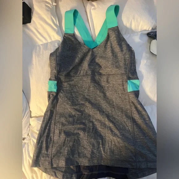 Bundle of three lululemon tops - Picture 7 of 7
